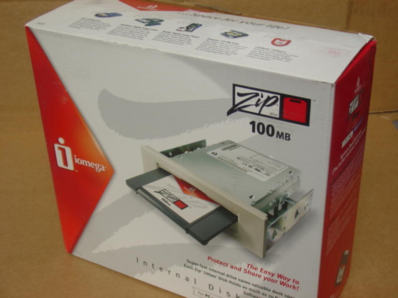 Iomega 10670 100MB ATAPI Internal Zip Drive