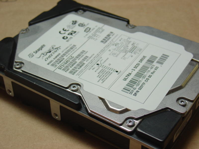 Seagate 18.35Gb 15000RPM Ultra SCSI 80Pin 4Mb Cache 3.5-Inch Internal Hot-Swappable Hard Drive