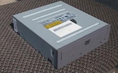 Sun 370-6463-01 / 370-6463 16x DVD-ROM / 48x CD-RW Drive